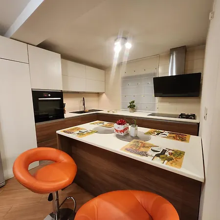 Cristina Luxury アパート