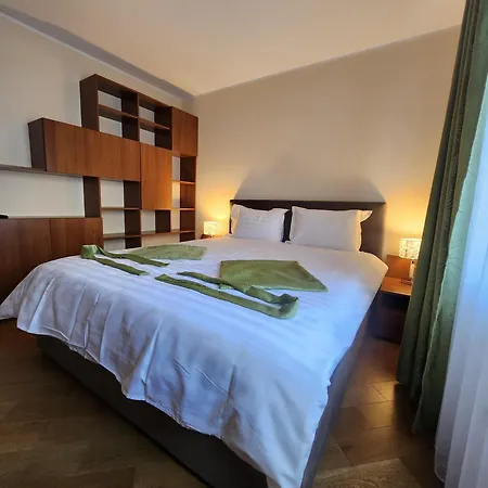 Cristina Luxury * コンスタンツァ